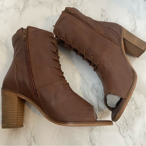 NIB Seychelles ‘Stun’ Lace Up Open Toe Boots - Picture 6 of 10